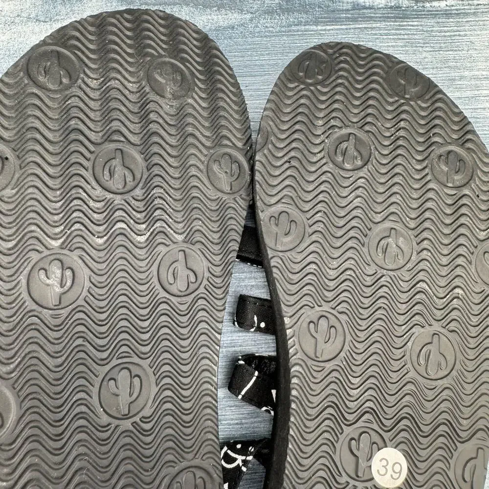 NEW Arizona Love Trekky Printed Canvas Spartiate Sandals Black/White Size 9